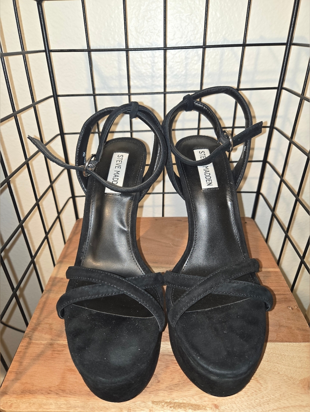 Steve Madden Black Ankle Strap Block Heel Sandals – Size 9M